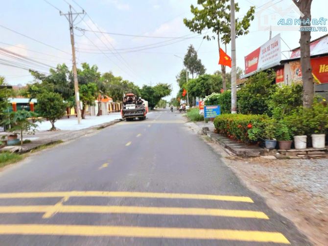 Siêu phẩm, 2060m2 đất vườn View Kênh cực đẹp, chỉ 1.3 tỷ - 2