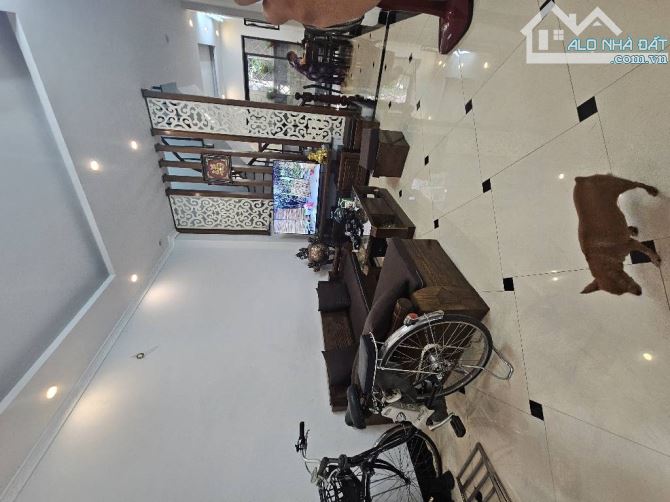 Bán nhà phố Giáp Nhị ngõ thông, 10m ra oto tránh. DT 40mx5T, MT 3.8m - 2