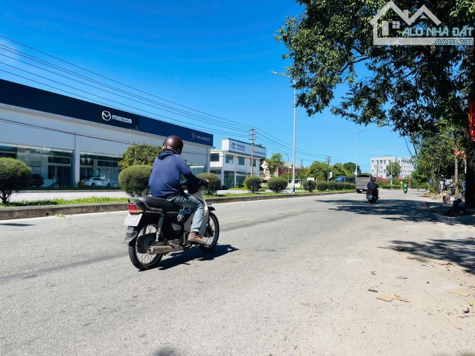 Bán Nhà 3 Tầng Mặt Tiền Nguyễn Văn Linh Đối Diện ShowRoom Thaco Huế Gía 5.x tỷ - 2
