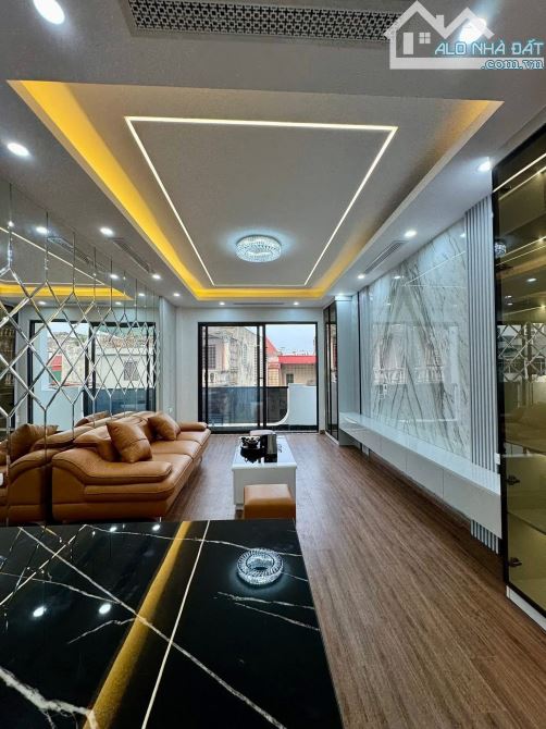 Phân lô ô Tô ngủ Trong nhà hoàng mai quận 5 Tầng Thang Máy nhỉnh 6 Tỷ - 2