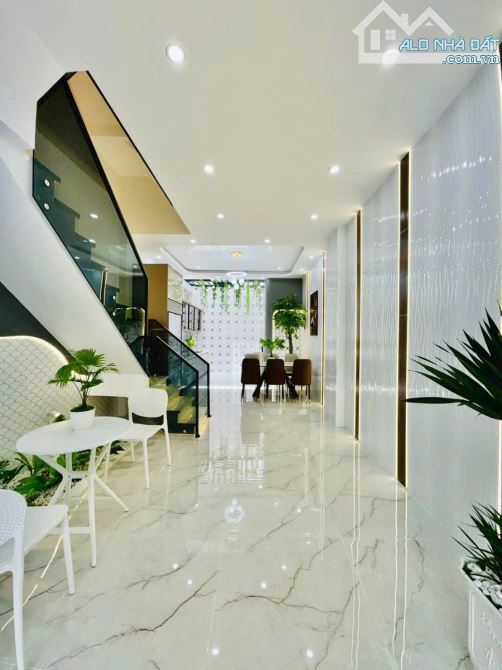 CHỦ BÁN NHÀ GẦN CAO ĐẲNG KINH TẾ - BÀ HẠT, P.9, QUẬN 10 - GIÁ 5.59TỶ/66M2 - FULL NỘI THẤT. - 2