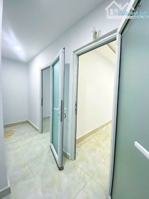 Vị trí đẹp , cách MT vài bước chân , CMT8 QUẬN 3 - 2