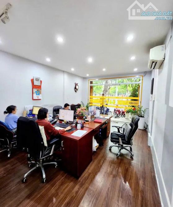 🏠 Bán nhà Hoàng Sa 64m² 3 tầng – 21.9 tỷ – 2 mặt tiền view triệu đô - 2