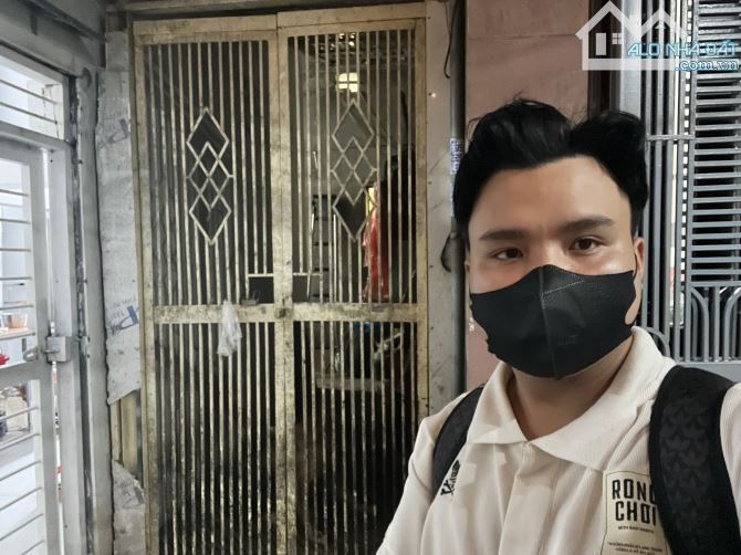 Bán căn C4 cũ Đại La - gần Bách Kinh Xây - 2 thoáng - 30m ra ô tô - 2