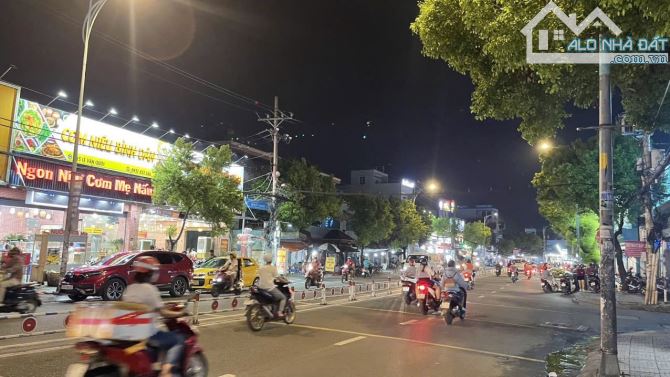 Bán nhà Mặt Tiền đường Lê Văn Quới, Góc Kinh Doanh 196m2 ( 7.45x 26 ) , Tiện xây cao tầng - 2