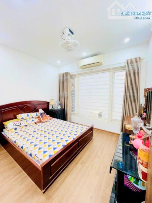 BÁN NHÀ PHÂN LÔ THỤY KHUÊ TÂY HỒ 39m 5 TẦNG MT 4m 8,8TỶ, DÂN XÂY, GẦN PHỐ, 2 THOÁNG. - 2