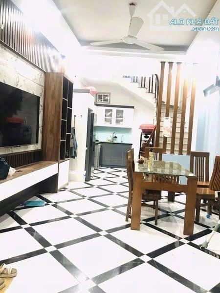Cho thuê nhà ngõ 63 Trần Quốc Vượng, Cầu Giấy 35m x 5T giá 16TR, cho ở nhóm - 2