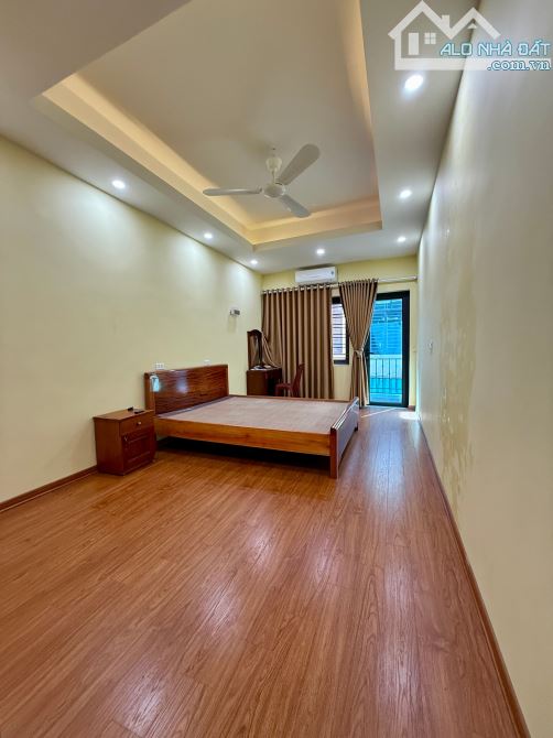 Bán nhà Đặng Tiến Đông, Hoàng cầu, 10m ra phố, gần công viên, giao thông thuận tiện - 2