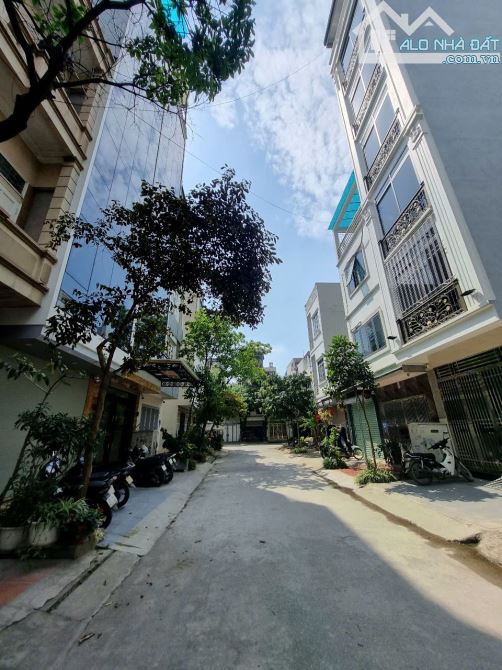 Bán đất Trần Cung  Phạm Văn Đồng, ô tô đỗ cửa, sát phố, xây CHDV cực đẹp, 85m² MT 5m giá 1 - 2