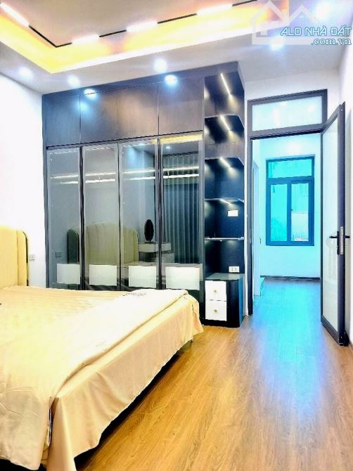 Bán nhà đẹp Ngã Tư Vọng! 35m2 x 5 tầng chỉ 8..tỷ - Dân xây, ngõ thoáng, rất gần phố - 2