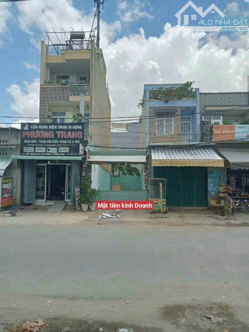 + Chính chủ cần bán gấp lô đất Mặt Tiền Đường Kinh Doanh buôn bán  + Vị trí : Đường Lò Lu - 2