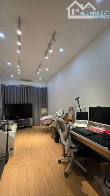 BÁN NHÀ RIÊNG ĐẶNG TIẾN ĐÔNG 5 TẦNG ĐẸP 3 NGỦ GIÁ CHỈ 8.4 TỶ - 2
