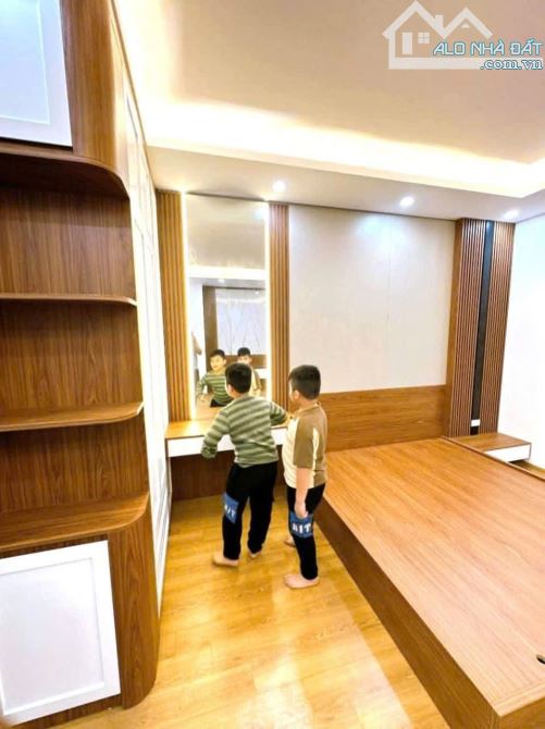 Chỉ 5,9 tỷ có ngay nhà LIÊN MẠC giáp với HV Tài Chính - Nhà mới 5 tầng - LÔ GÓC, full NT - 2