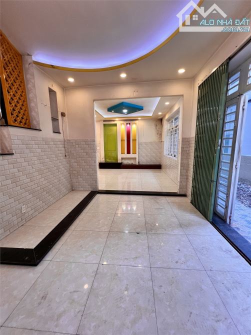 Cho thuê nhà nguyên căn đường Nguyễn Gia trí 8.8x 7.45 trệt lầu 4PN 2WC tiện cải tạo - 2