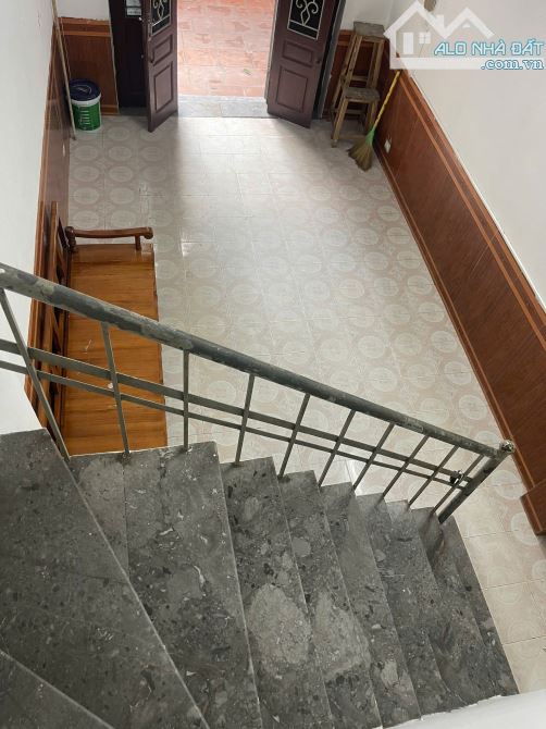 Cho thuê nhà ngõ 295 Bùi Xương Trạch, 40m² x 3 tầng 8.5 triệu/tháng - 2