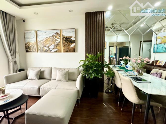 Bán CH FLC 18 Phạm Hùng DT 60,6m 2PN Full NT hướng Đông ở luôn tầng trung sẵn slot ô tô 4ỷ - 2