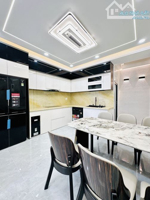 Nhà mới tinh, ngay cầu vượt Ngã tư Ga,giáp Gò Vấp - 2