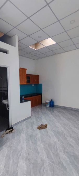 Cho thuê nhà MT tân kỳ tân quý 4,5x20 trệt thông suốt nhà mới - 2