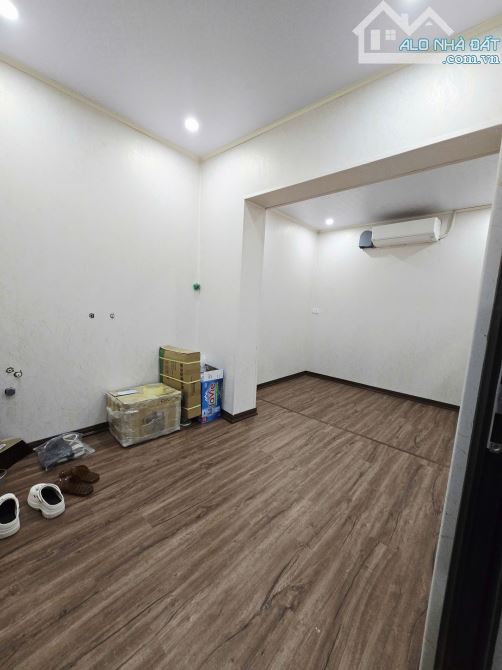 BÁN  TẬP THỂ TẦNG 3, CÔNG CỤ SỐ 1 – 129 NGUYỄN TRÃI, THANH XUÂN. 80M2 – 3PN – 3,85 TỶ - 2