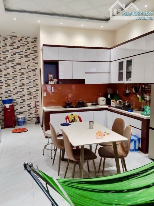 ĐƯỜNG SỐ 5, BHH, BÌNH TÂN -83M2(4.3X19) 4 TẦNG -HẺM THÔNG Ô TÔ ĐỔ CỬA ,CHỈ 7.880TR TL - 2
