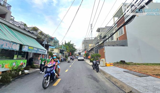 Bán đất Mặt tiền đường 182 sát Lã Xuân Oai, TNP A, Quận 9  - DT:88m2 ngang 4m. - 2