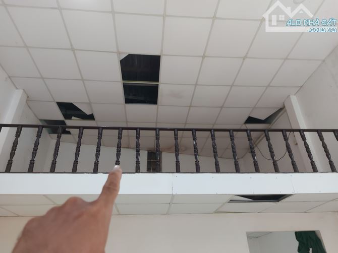 Bán nhà 40m² gần Tô ký Quận 12 5x8m có lửng giá 2.73 tỷ sổ riêng - 2