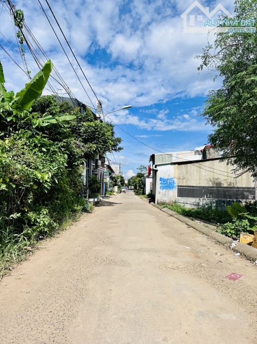 Nền Lê Minh Xuân giá rẻ- ngay gần bùng binh km3 siêu thị coopmart - 2