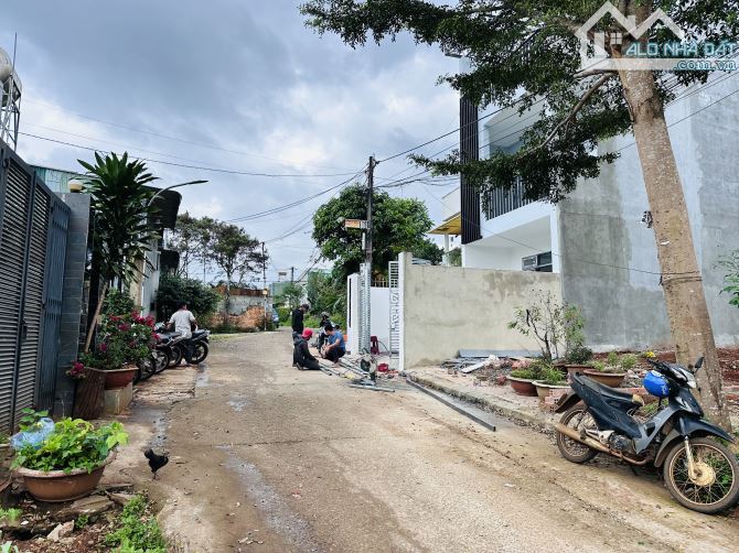 Nền rẻ nhất NGUYỄN XUÂN NGUYÊN đối diện Thiện Hạnh 5x22m chỉ 2xxx - 2