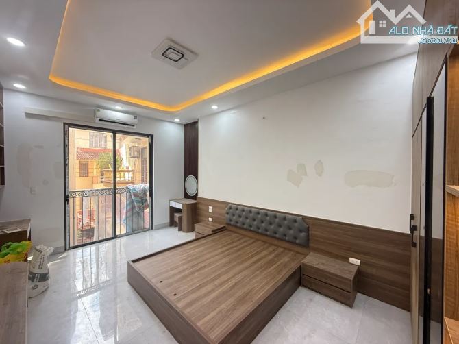 Bán Nhà Phố Tây Sơn, Đống Đa, 43m2, 6 Tầng Thang Máy, Full Nội Thất, Gần Phố, 12.x Tỷ - 2