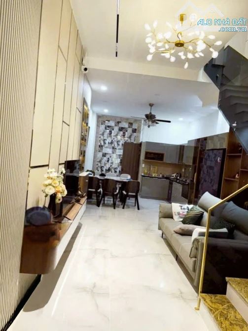 BÁN NHÀ MẶT TIỀN HUYỀN QUANG,3 TẦNG, 60M2, GIÁ 18,45 TỶ - 2