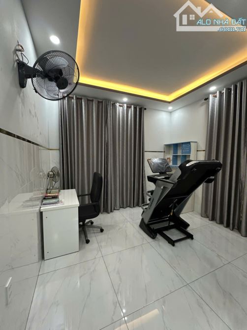 Biệt thự đẳng cấp 5sao mặt tiền Đ số 10 Lê Văn Quới 168m2,4Tầng thang máy Nhỉnh 18tỷ - 2
