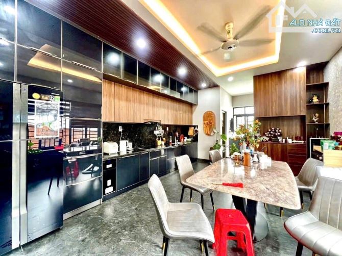 Bán nhà mặt tiền góc 2 mặt tiền 1 trệt 3 lầu p. Tân Hiệp - 2