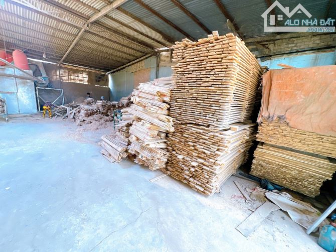 X115 BÁN XƯỞNG HỐ NAI 3 GẦN CHỢ LỘ ĐỨC GẦN 400m2 GIÁ 2 TỶ 600 TR ------------------------- - 2