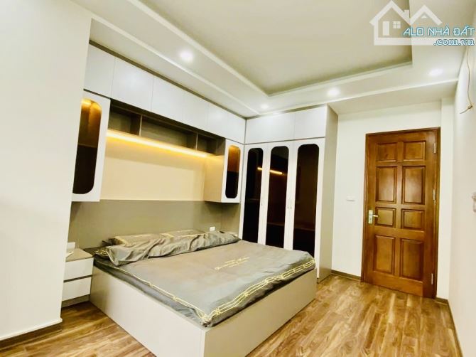 BÁN NHÀ NGÕ THÔNG - Ô TÔ TRÁNH VÀI M - GẦN QUẬN ỦY HOÀNG MAI DT 55M x 5T. GIÁ BÁN 12.45 TỶ - 2