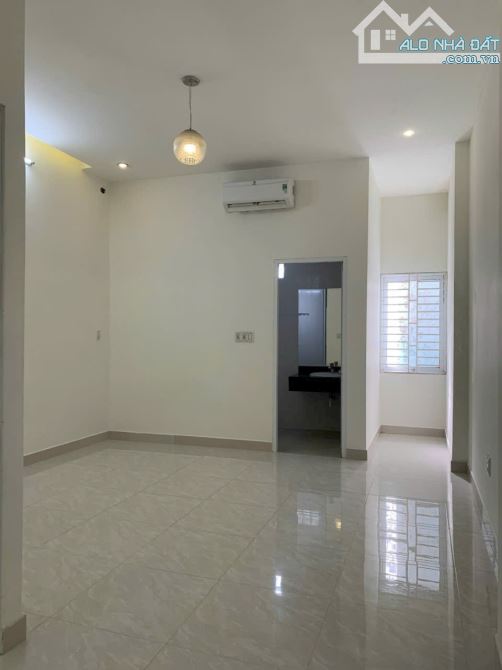 Bán nhà mặt tiền đường 15m - Khu SHB Đà Nẵng - 2