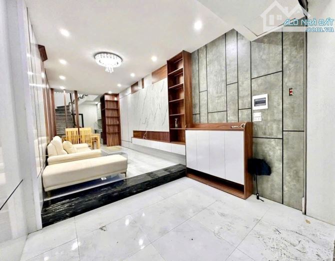 NHÀ LẠC LONG QUÂN- PHƯỜNG TÂY HỒ- CẦN BÁN- 45M- 5 TẦNG- CÁCH Ô TÔ 20M- NGÕ THÔNG- 9.85 TỶ - 2