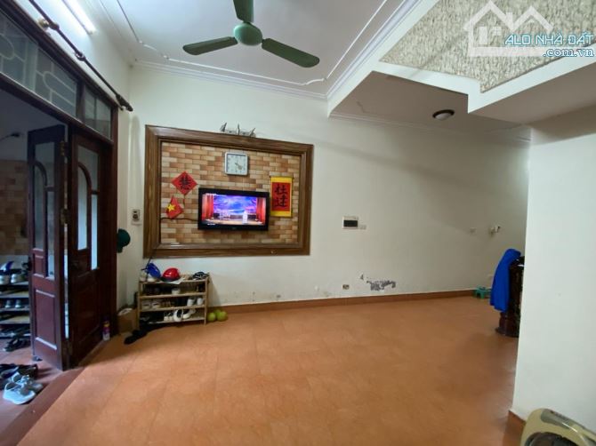 🏠 BÁN GẤP NHÀ 4 TẦNG – ÂU CƠ, TÂY HỒ – DT 95M² – MẶT TIỀN 7.5M – GIÁ CHỈ 16 TỶ  📍 Vị trí - 2