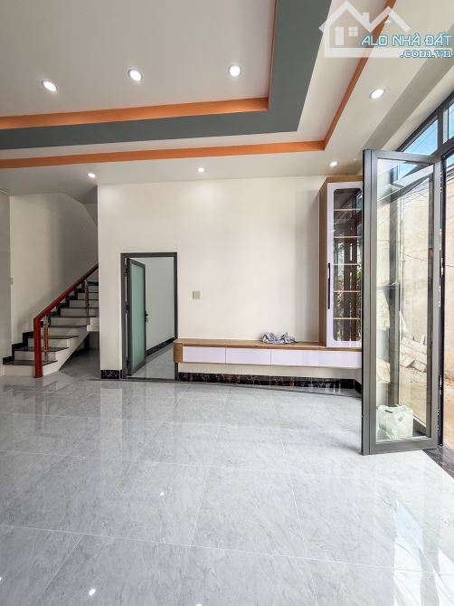 NHÀ LẦU XÂY MỚI - 3 PHÒNG NGỦ - TRỤC CHÍNH HẺM 8 TRẦN CHIÊN (GẦN ĐẠI HỌC TÂY ĐÔ) - 2