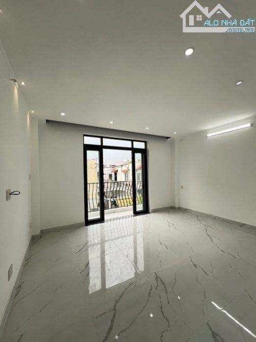 P. Tam Phú, gần BV Thủ Đức biệt thự 130m2 có sân đỗ oto, full TC ngang 8m gấp chỉ 8.45 tỷ. - 2