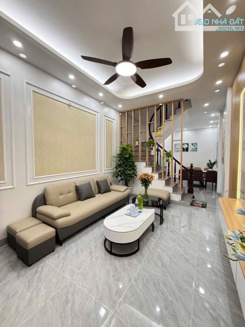 BÁN NHÀ KIM GIANG – PHÂN LÔ Ô TÔ ĐỖ CỬA – NHÀ ĐẸP LONG LANH CHỈ HƠN 8 TỶ - 2