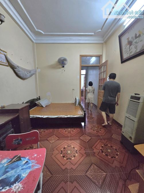 NHÀ THOÁNG ĐẸP DÂN XÂY CẦU ĐƠ, 3 BƯỚC RA Ô TÔ, GẦN PHỐ LÊ HỒNG PHONG 38M2 GIÁ 7,95 TỶ - 2