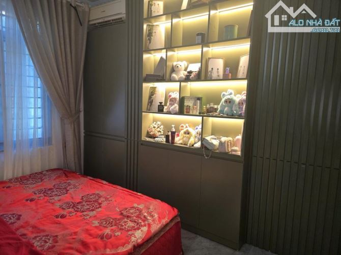Giảm giá sốc ! Bán nhà phố Tôn Đức Thắng 35m 5 tầng 3 thoáng , ô tô giá 8 tỷ - 2
