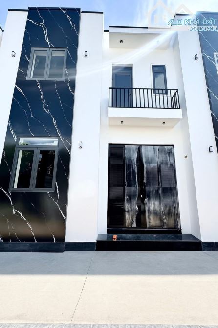 NHÀ TRỆT LẦU GẦN SÂN BAY QUỐC TẾ CẦN THƠ, CẢNG HOÀNG DIỆU, NỘI THẤT CAO CẤP SANG TRỌNG - 2