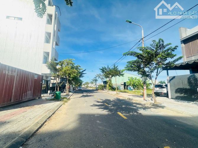 Đất biệt thự đối lưng Minh Mạng - Nam Hòa Xuân - 2