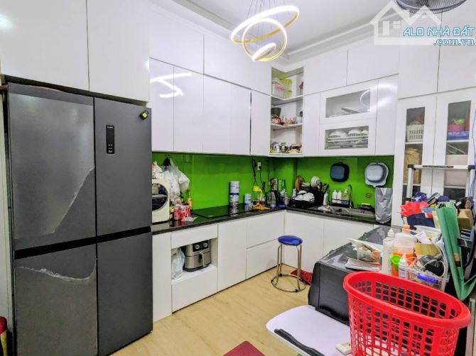 CẦN BÁN NHÀ QUẬN 10 PHƯỜNG HOÀ HƯNG.DT 36m2-2 TẦNG MỚI ĐẸP VÀO Ở LUÔN- GIÁ 7,3 tỷ. - 2