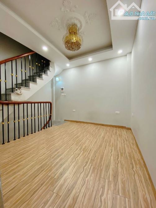 NHÀ RIÊNG MINH KHAI-ĐỐI DIỆN TIMECITY-ÔTÔ ĐỖ CỬA-22m2-4TẦNG-CHỈ 3TỶ5-SỔ ĐỎ CHAO TAY - 2
