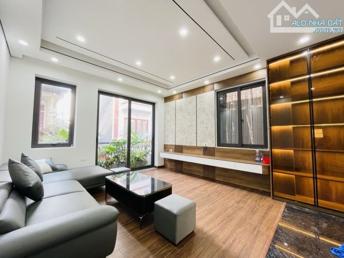 NHÀ ĐẸP LONG BIÊN – PHỐ VŨ ĐÌNH TỤNG – 6 TẦNG THANG MÁY – LÔ GÓC – NGÕ Ô TÔ – NỘI THẤT ĐẸP - 2