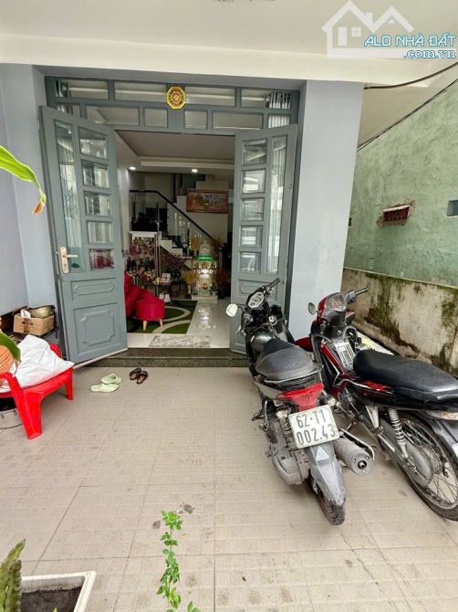nhà q7 nở hậu 4,5x23, gần mặt tiền, sân trước sau, 2 phòng trọ riêng – 7,5 tỷ - 2