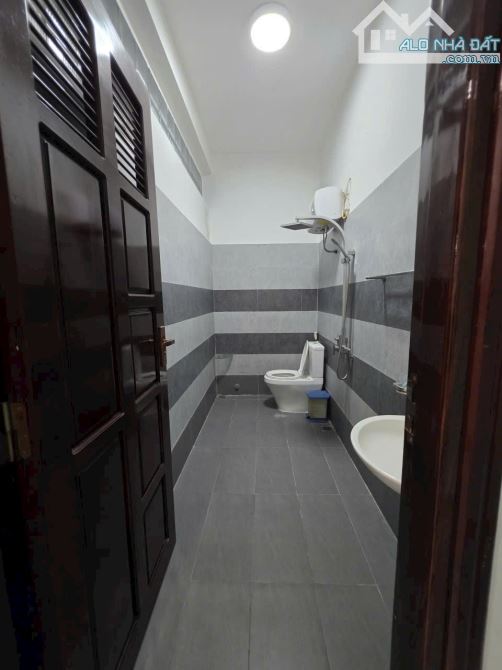 CHO THUÊ NHÀ 2 TẦNG MẶT TIỀN GẦN ĐỒNG KHỞI, TP HUẾ - 2