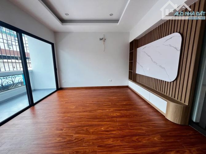 Bán nhà phố Hoàng Văn Thái 40m², MT 6.5m, ô tô tránh vỉa hè, kinh doanh nhỏ, giá 16.2 tỷ - 2